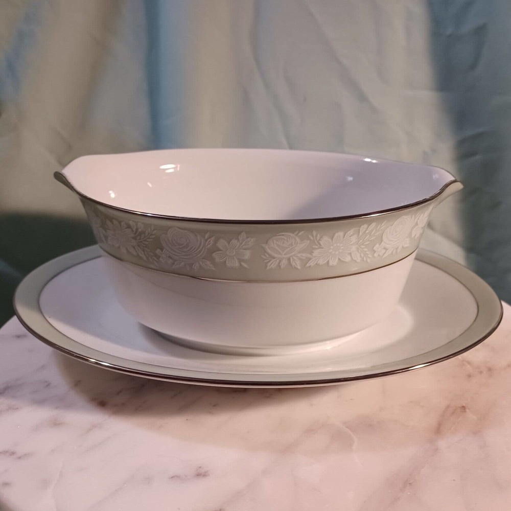 Noritake Vienne Green Gravy Boat w/Attached Underplate